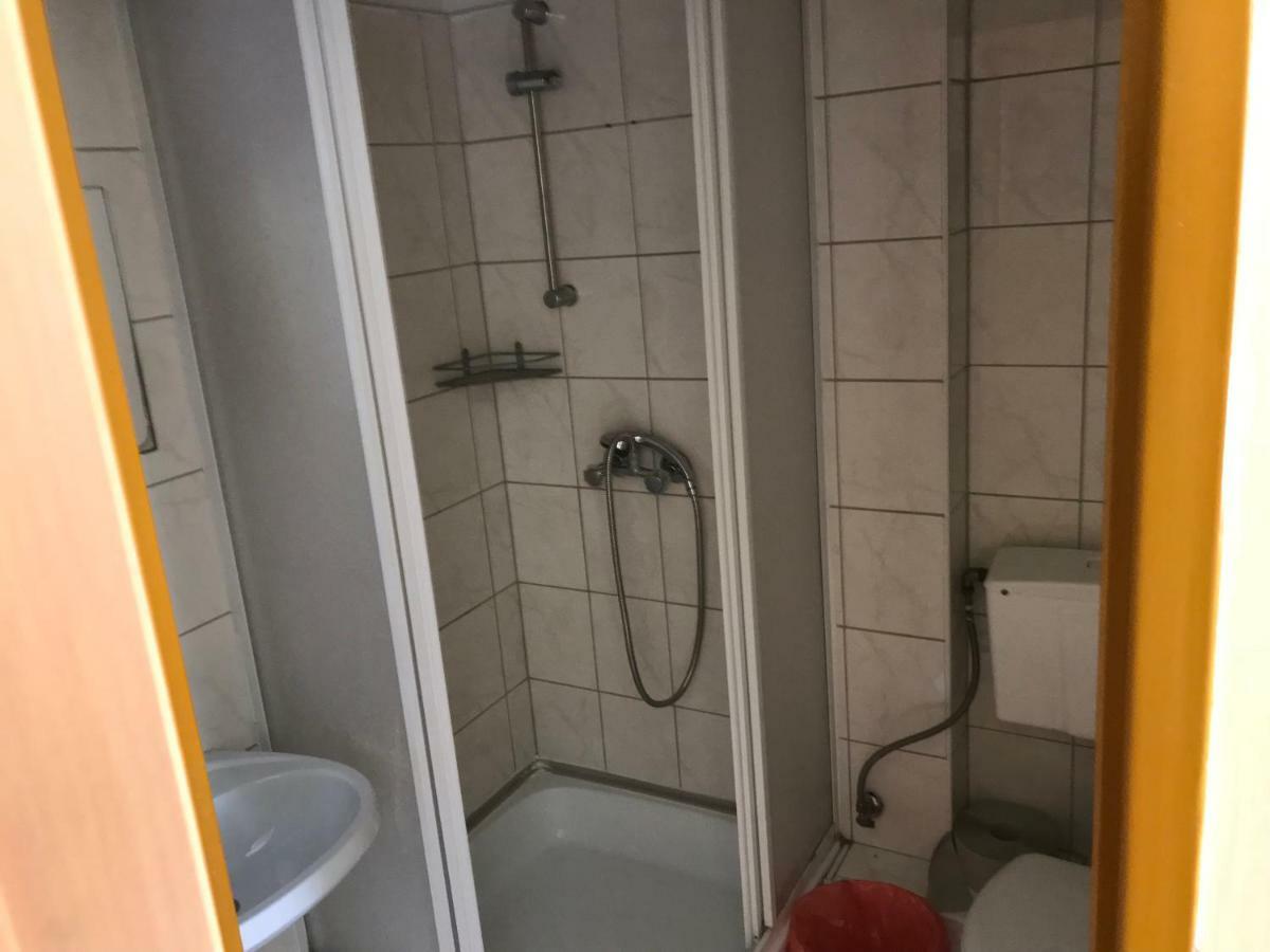 Clarus Mons Studio Vandrarhem Częstochowa Exteriör bild