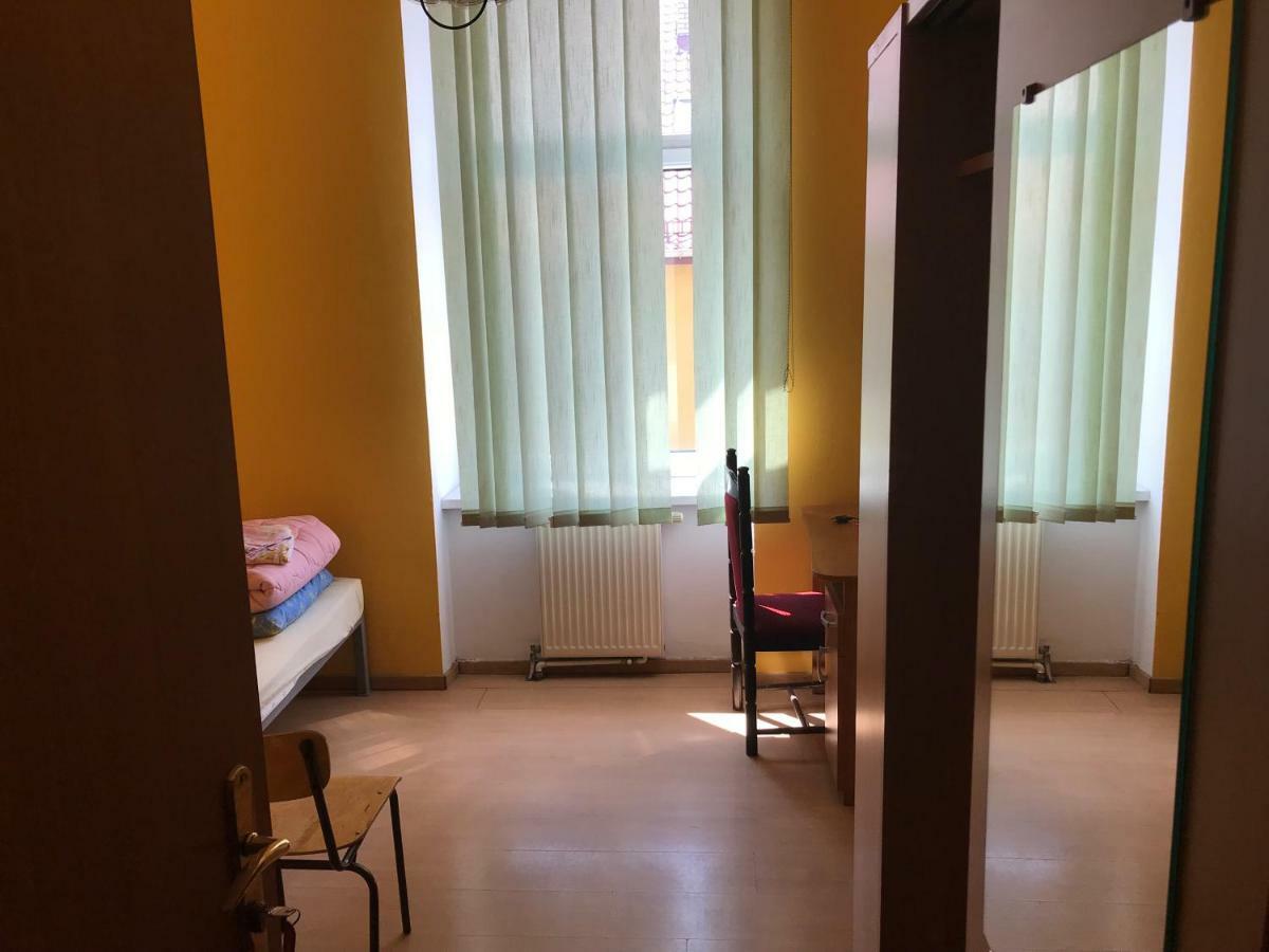 Clarus Mons Studio Vandrarhem Częstochowa Exteriör bild