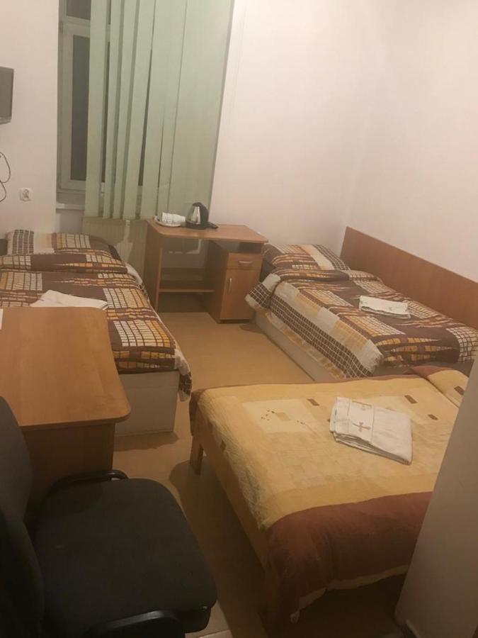 Clarus Mons Studio Vandrarhem Częstochowa Exteriör bild